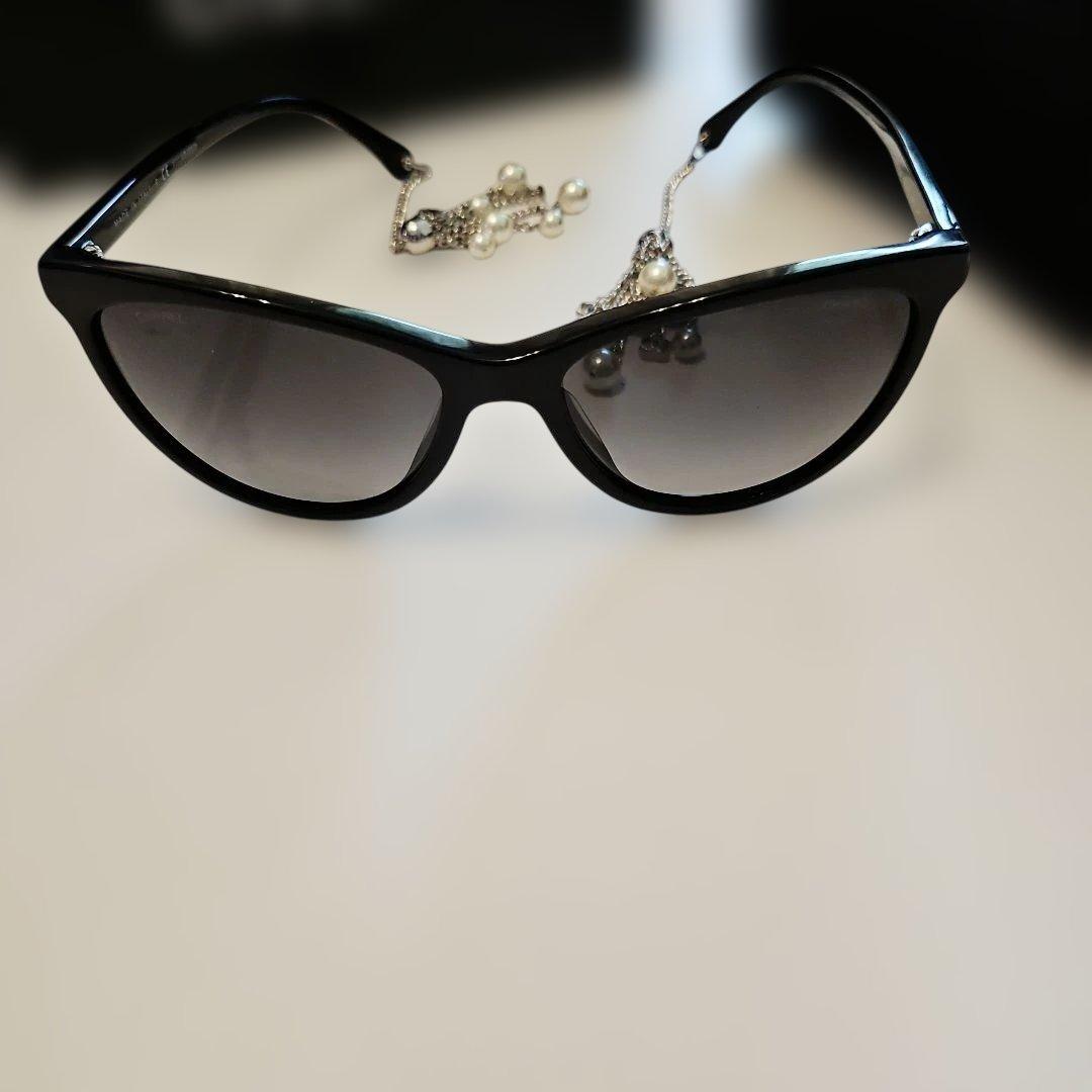 レア品★CHANELシャネル　キャットアイ サングラス パール、ロゴチャーム付