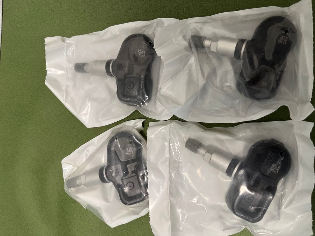 純正42607-30060 タイヤ空気圧センサー 4個セット