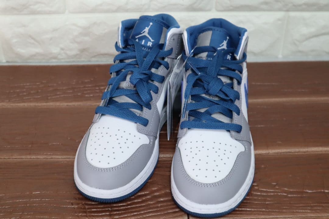 新品 22.5㎝　NIKE ナイキ　エアジョーダン1 MID GS