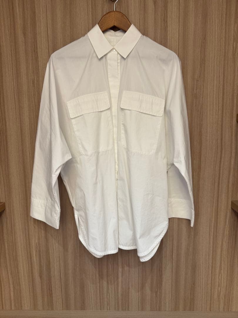 メゾン　マルジェラ　ホワイト長袖シャツ ポケット付き