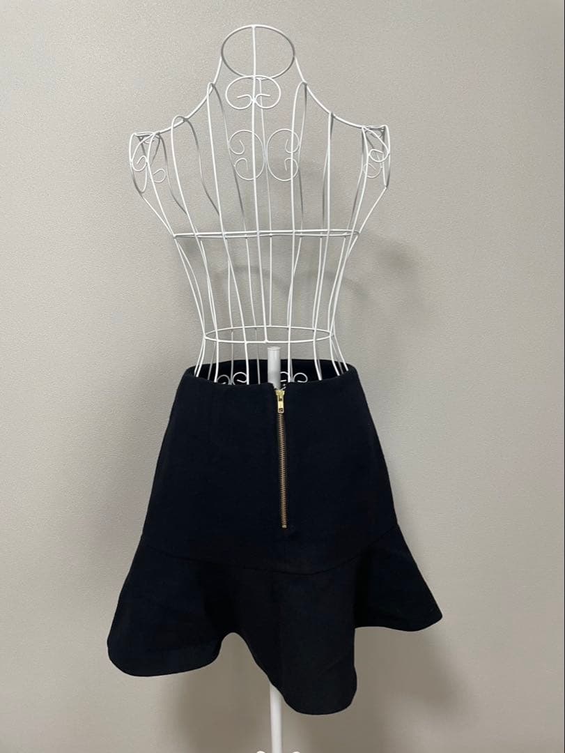 sheller黒 フレアスカート 後ろファスナー