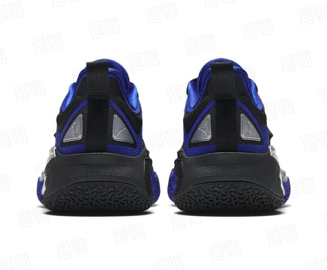 US9 Anta Kai1 Blue devilアンタ カイリー・アービング