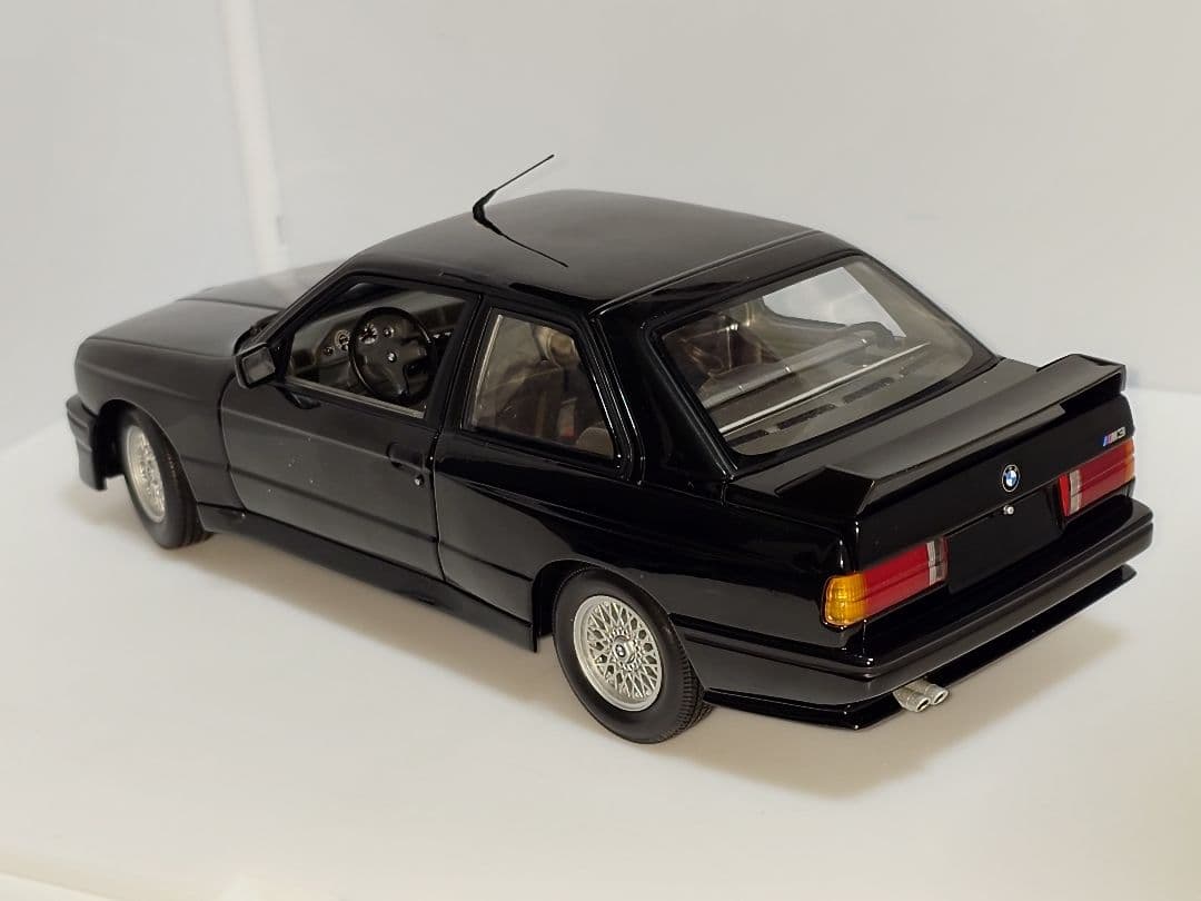 ミニチャンプス  M3 ストリート 1/18 ミニカー ブラック