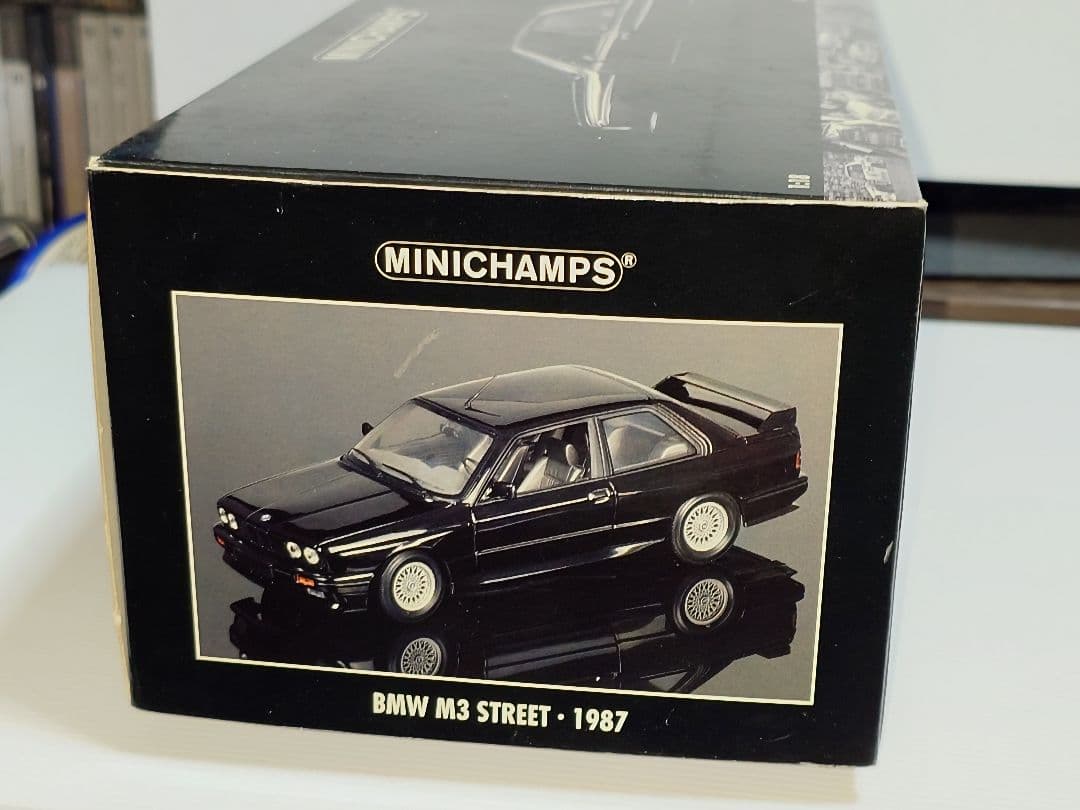 ミニチャンプス  M3 ストリート 1/18 ミニカー ブラック