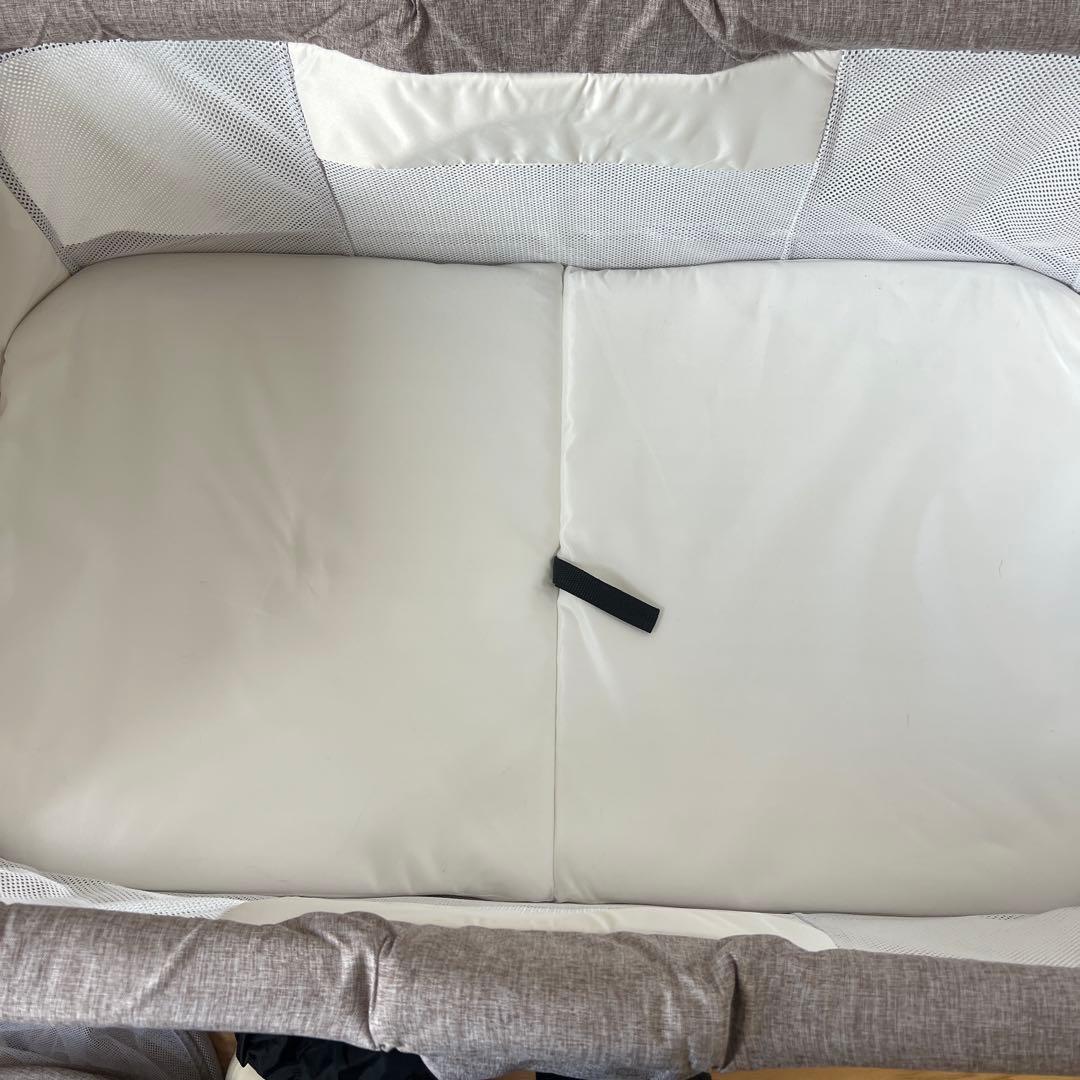美品✨ベビーベッド 折りたたみ式 コンパクト グレー　ゆりかご