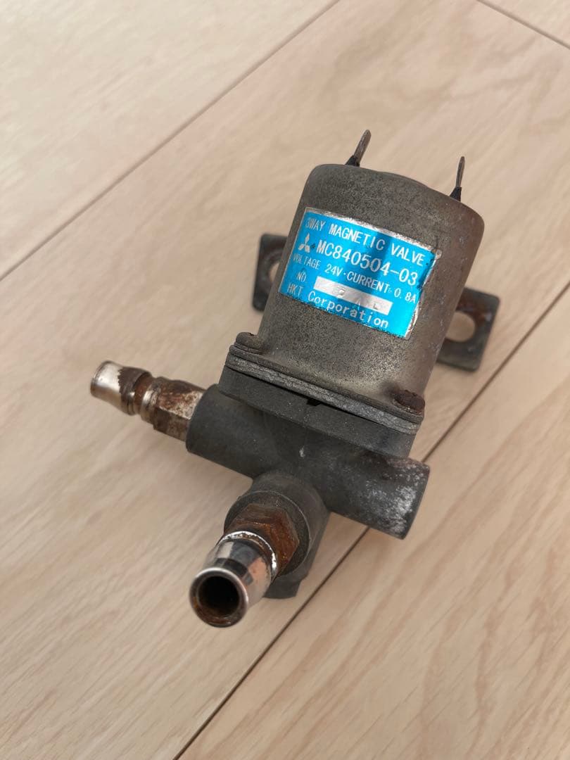 三菱フソウ純正キシューンバルブ