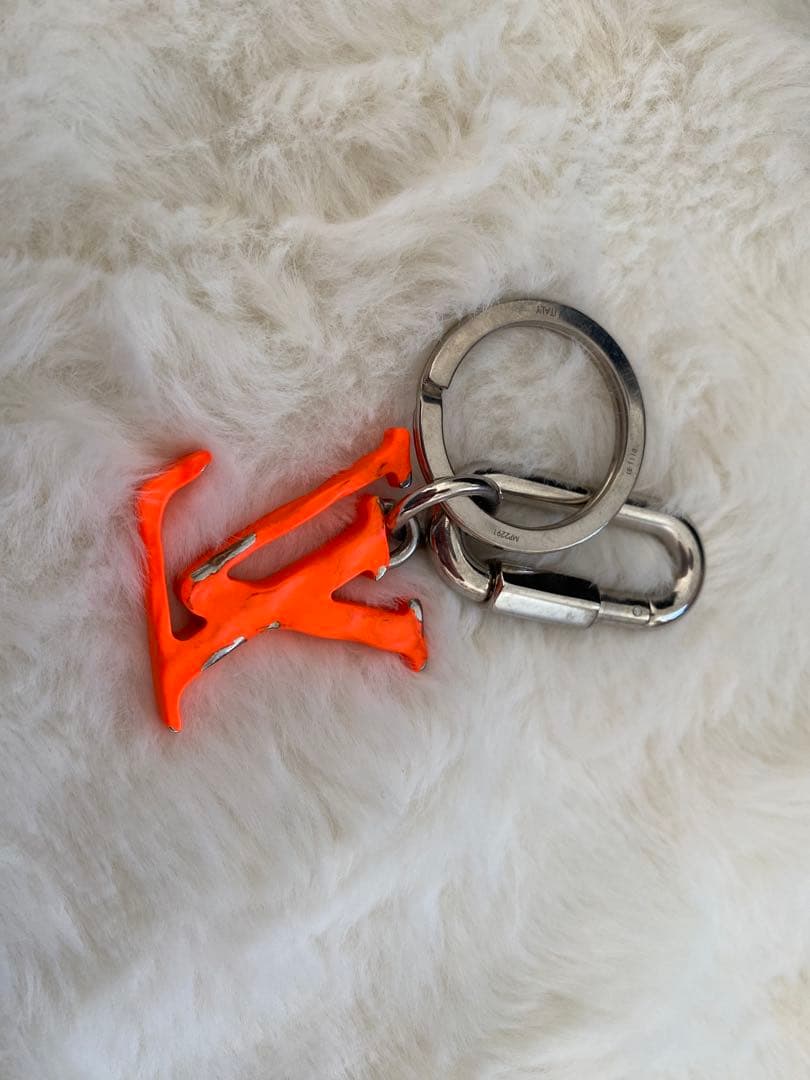 ルイヴィトン　バッグチャーム　キーホルダー