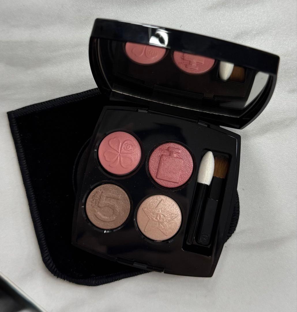 シャネル レ キャトル オンブル ブトン 209