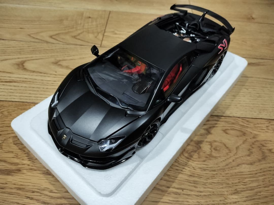 オートアート ランボルギーニアヴェンタドールSVJマットブラック