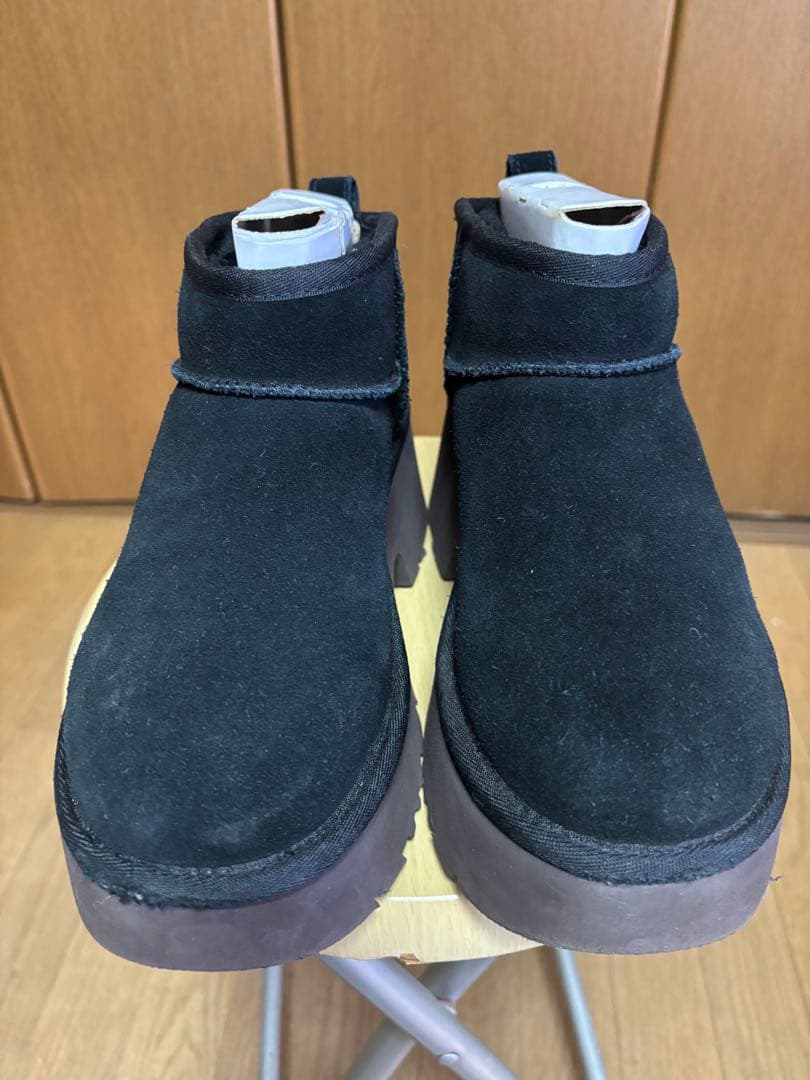 2月12日(木)まで　期間限定お値下げ　 UGG アグ　厚底ムートンブーツ　黒