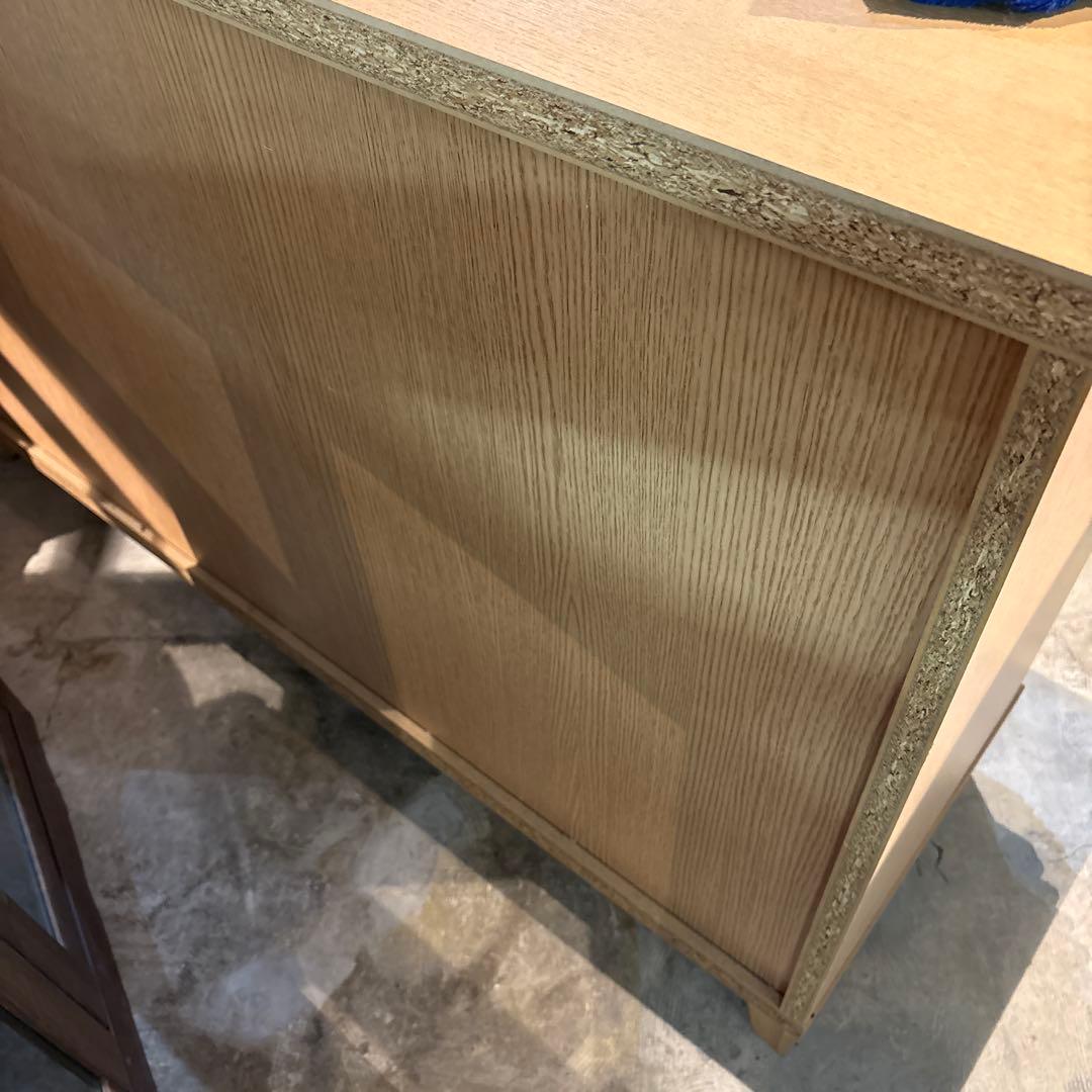 木製スリットデザインキャビネット