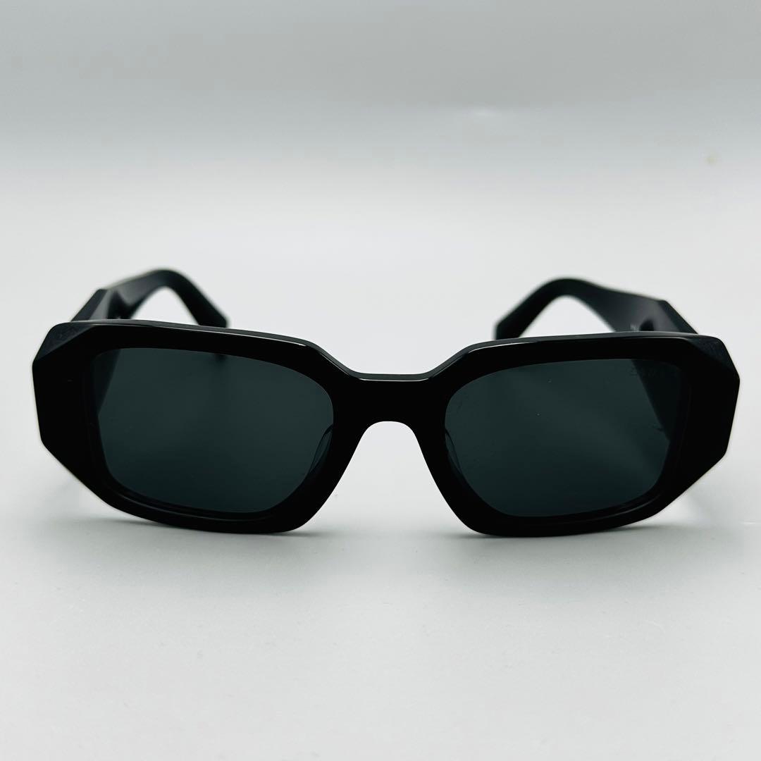 PRADA プラダ SPR17W-F シンボル サングラス ELLY着用