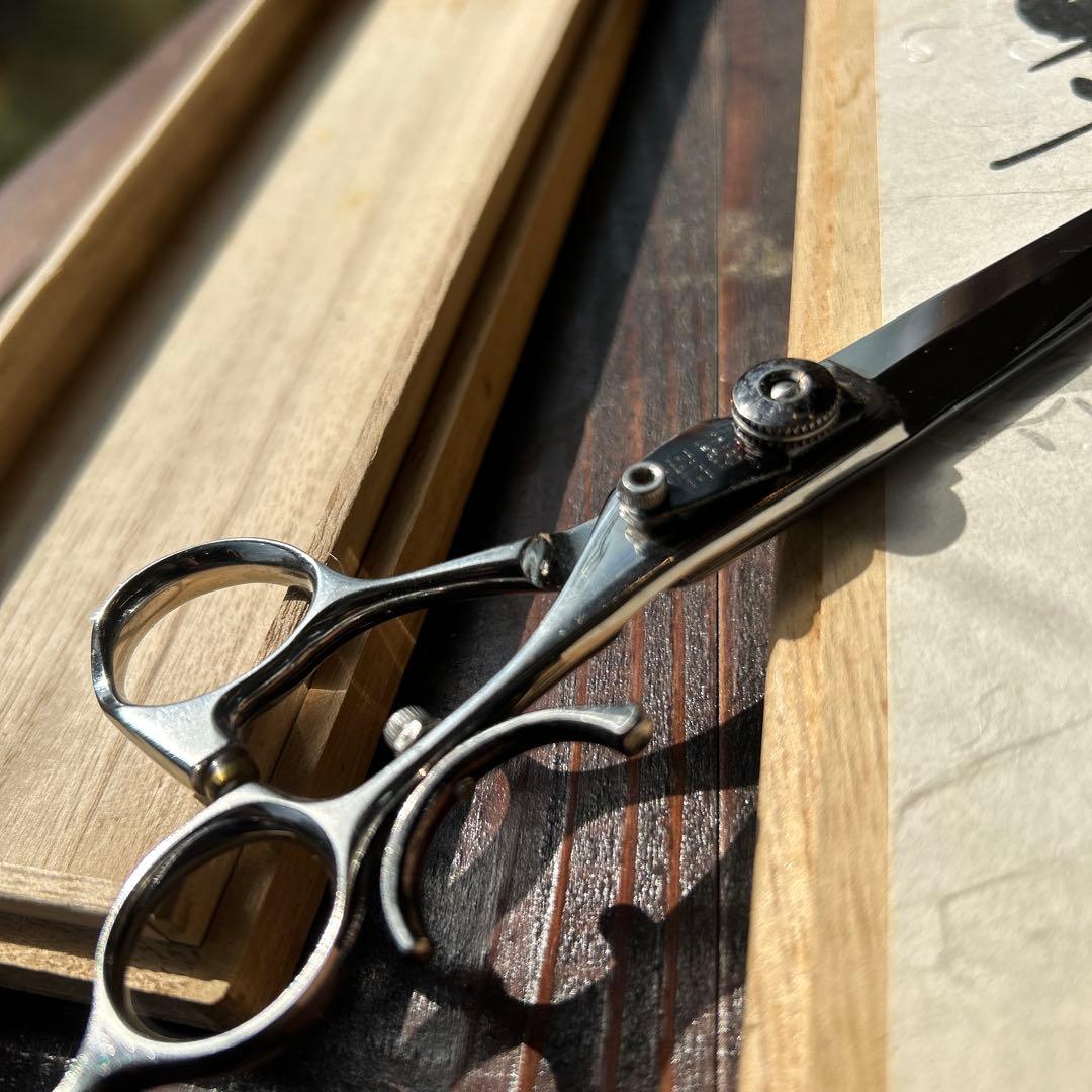 【柳生 覇王 YAGYU HAOシリーズ】高級 美容シザー 木箱入り プロ用