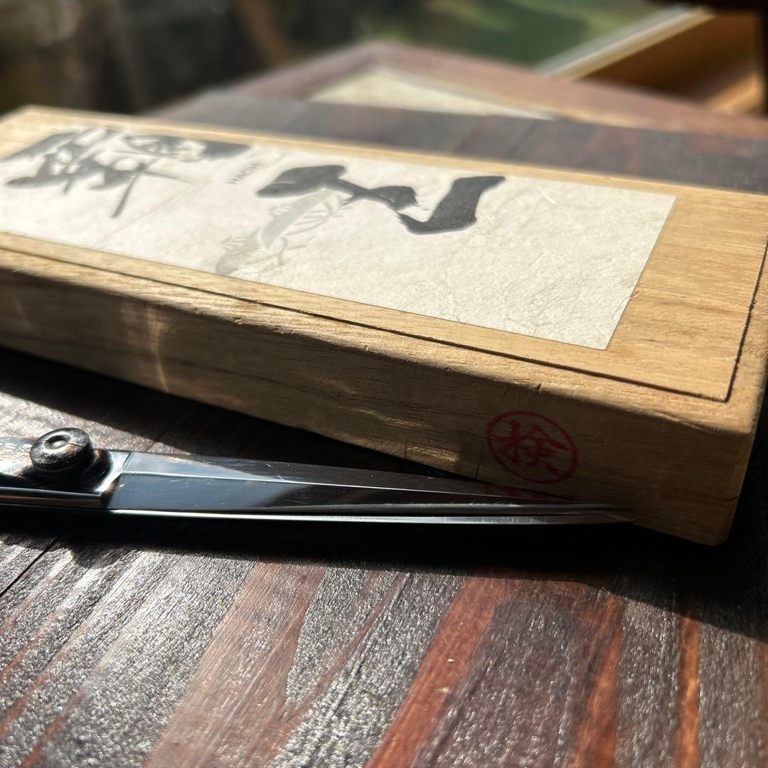 【柳生 覇王 YAGYU HAOシリーズ】高級 美容シザー 木箱入り プロ用