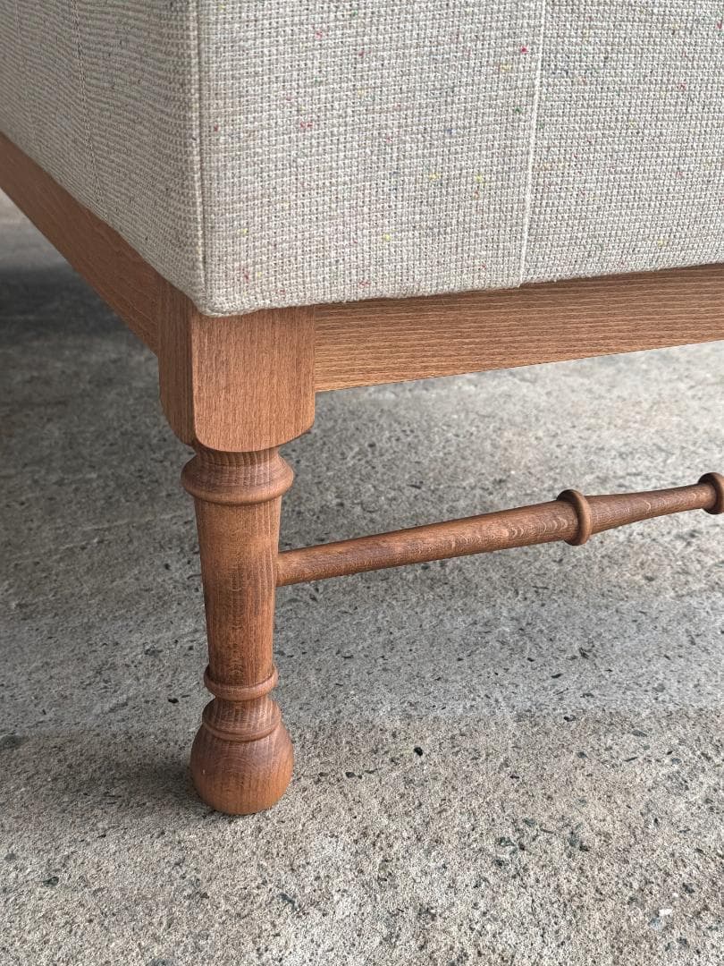 モデル展示未使用品 片肘ソファ ロクロ脚 CELINE 2人掛けソファ カロレ