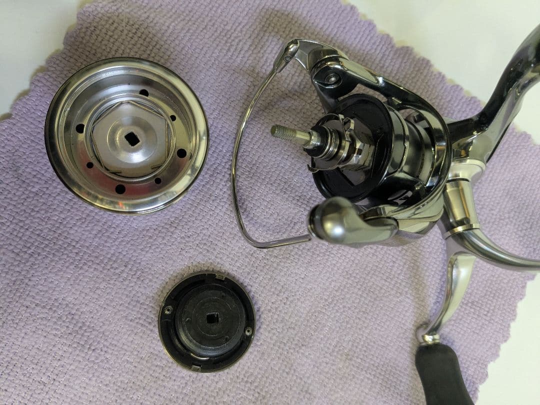 Daiwa EXIST LT2500S-DH スピニングリール ダイワ