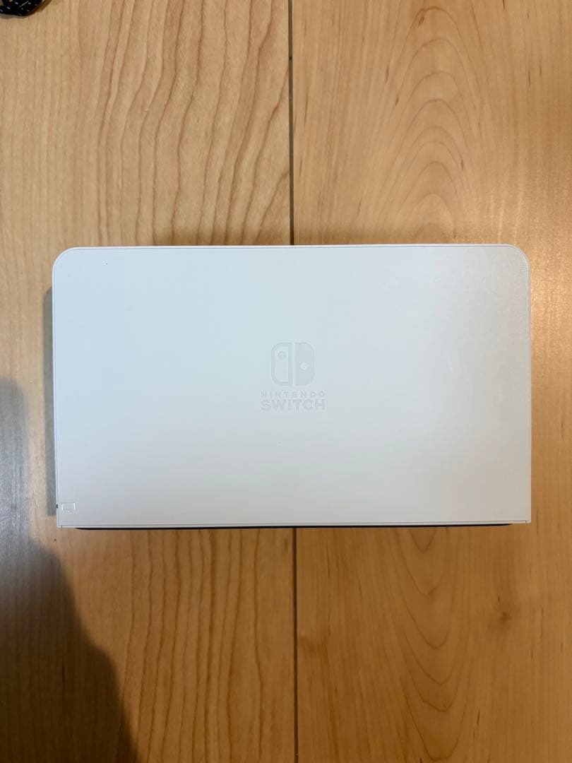 Nintendo Switch 有機ELモデル 美品　ケース・フィルム付き