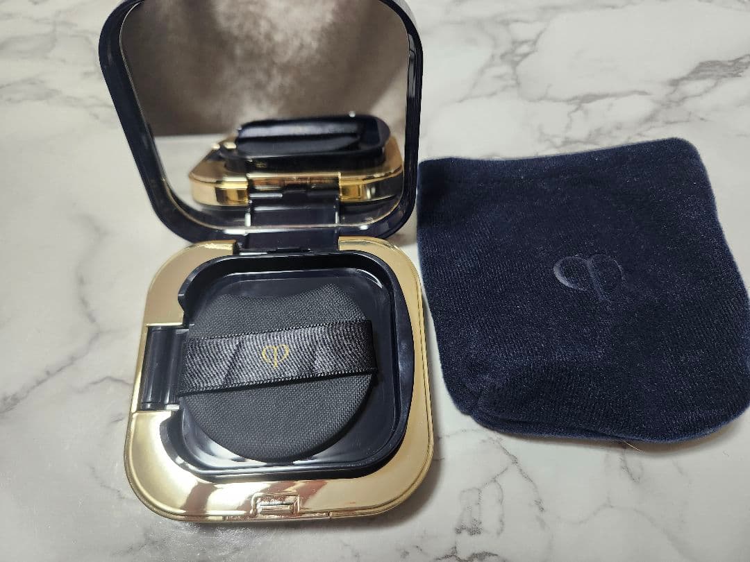 クレ・ド・ポーボーテ　タンクッションエクラ　クッションファンデーション