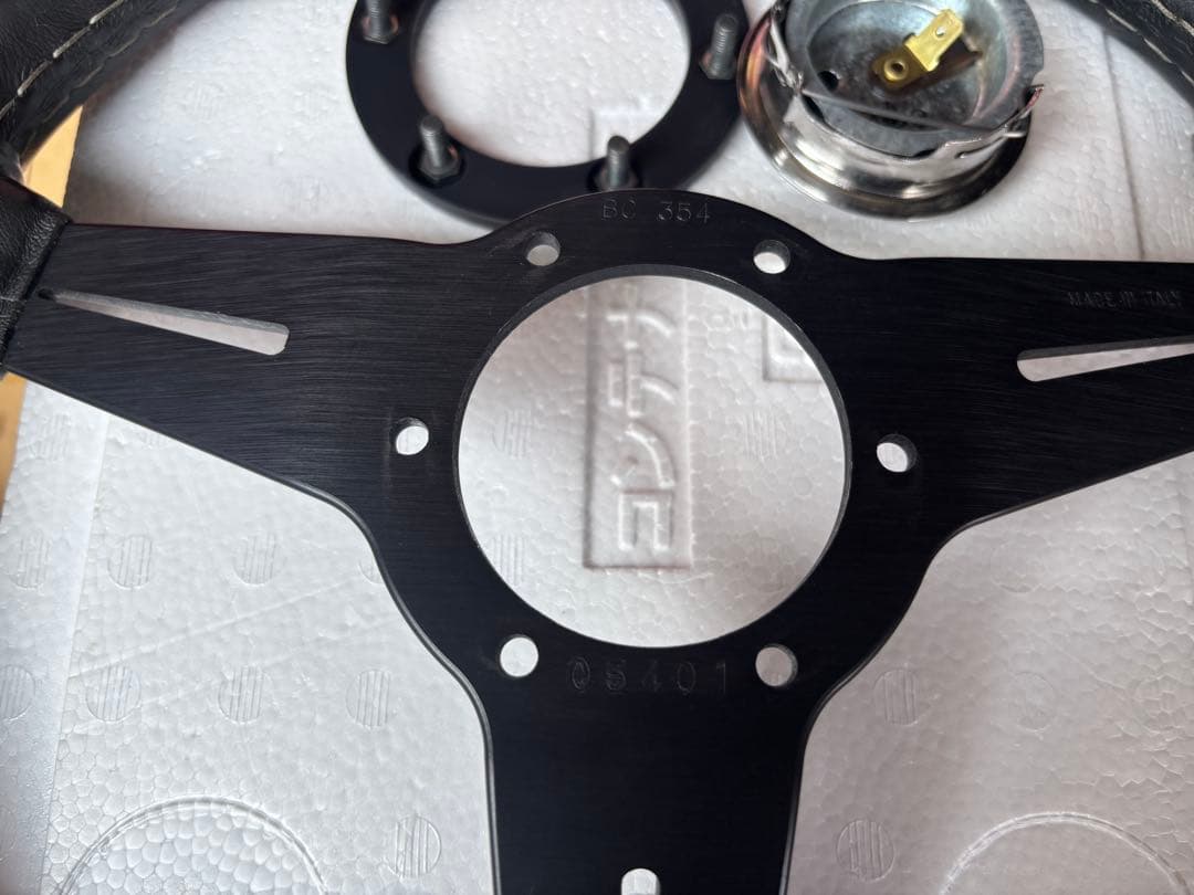 正規品　NARDI〔ナルディ〕クラッシック　340Φ レザー