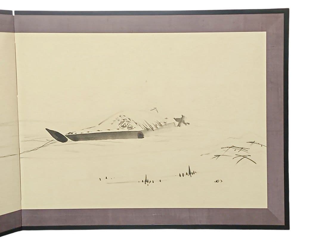 表千家 堀内宗心(兼中斎)画『白張 黒塗縁 曳舟画 風炉先屏風』共板 紙箱