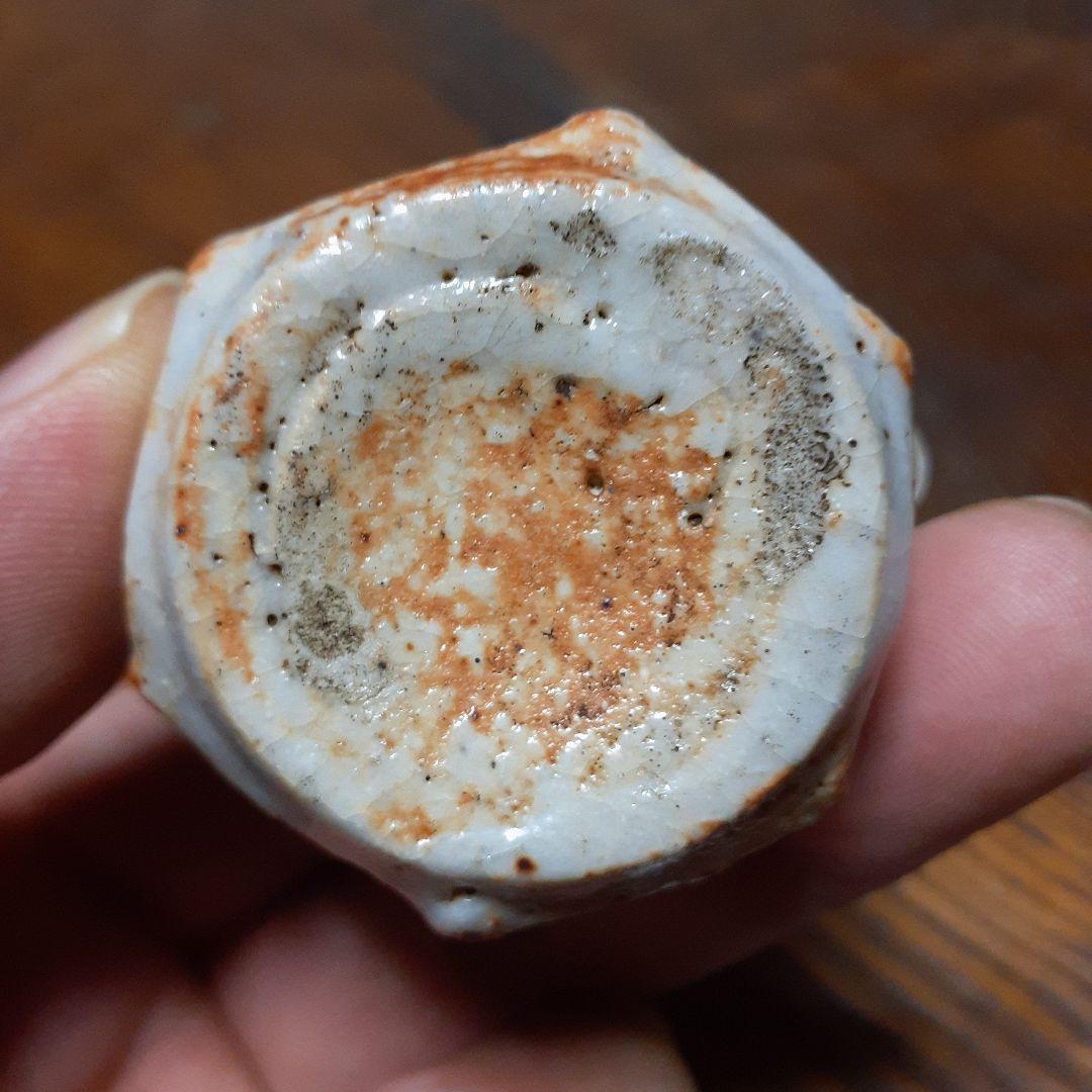 幻の桃山絵志野菊文香合