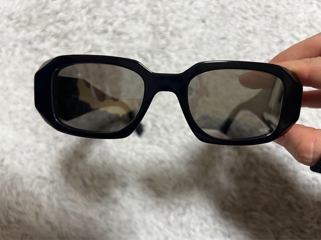 PRADA ブラック スクエアサングラス ミラーリング