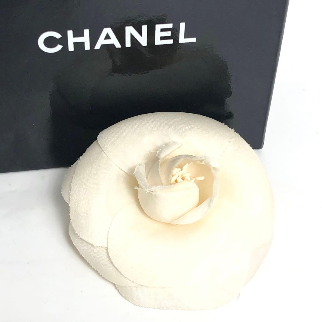 CHANEL シャネル カメリア ブローチ コサージュ ホワイト系 白 コメあり