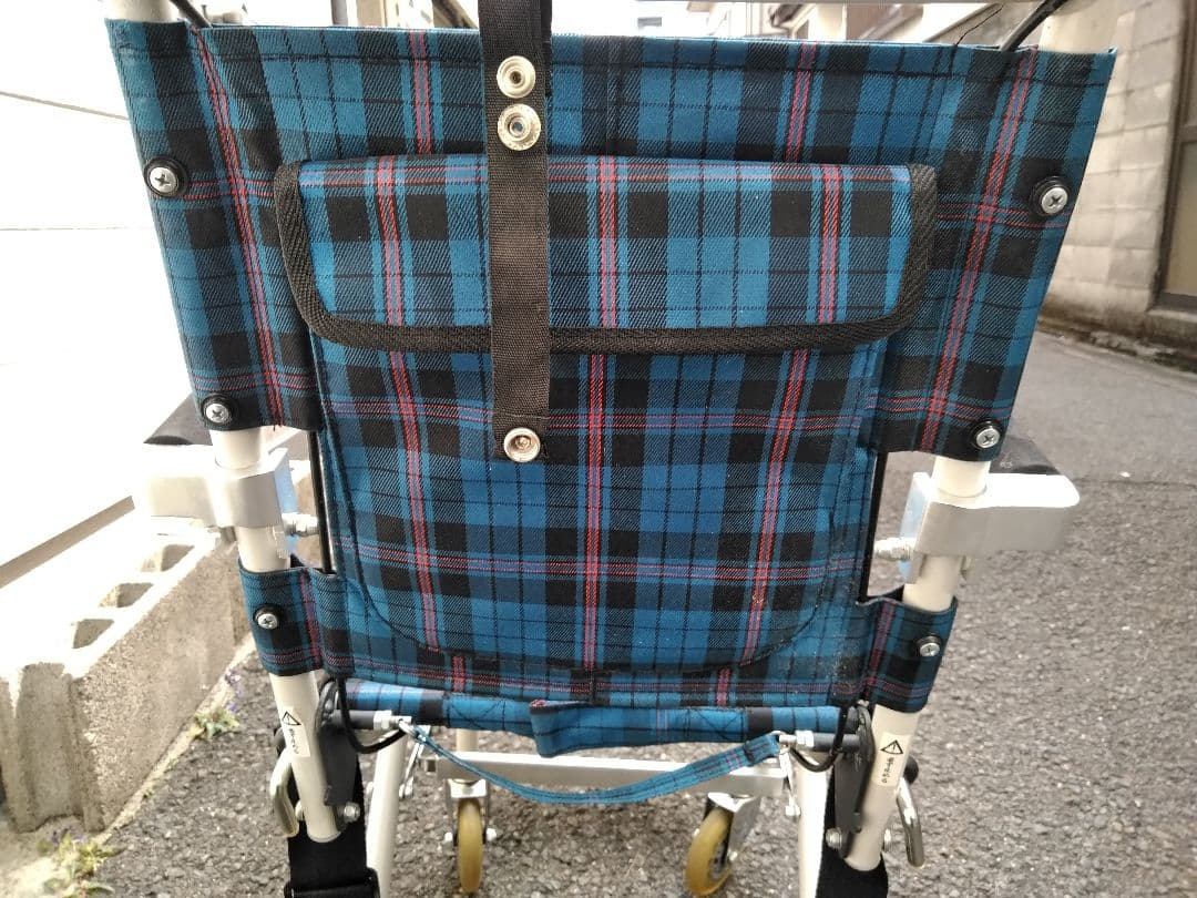 マキテック 折りたたみ式介助用車椅子