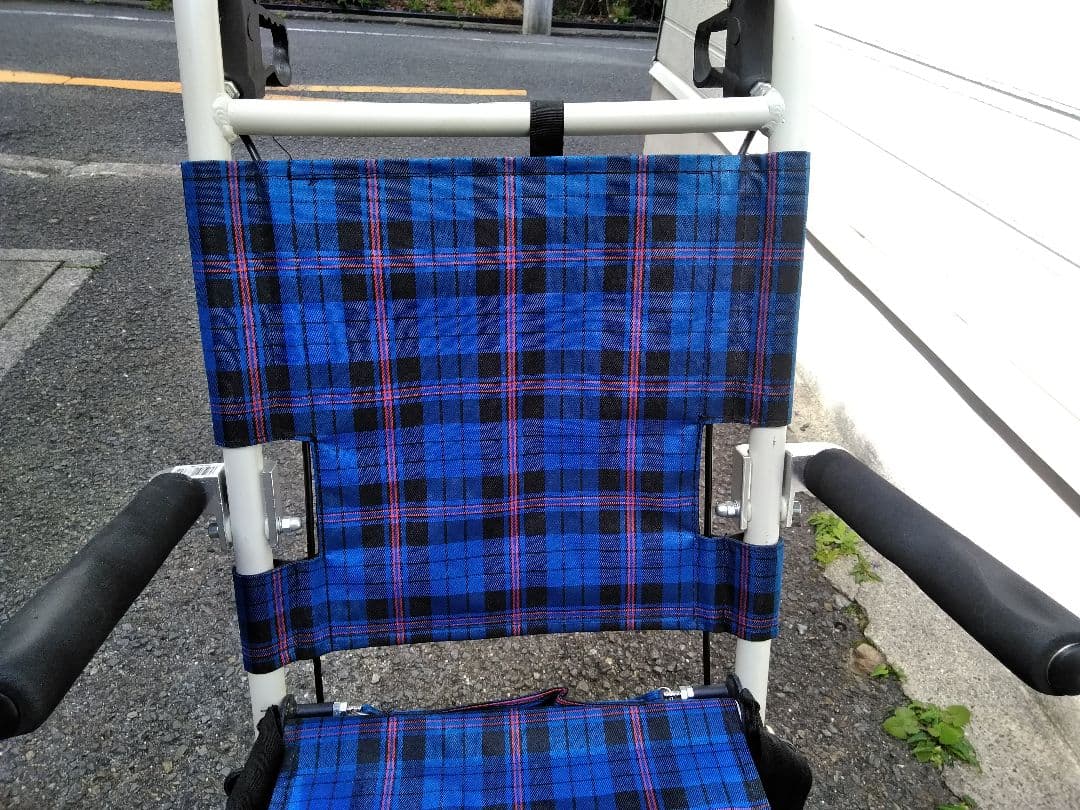 マキテック 折りたたみ式介助用車椅子