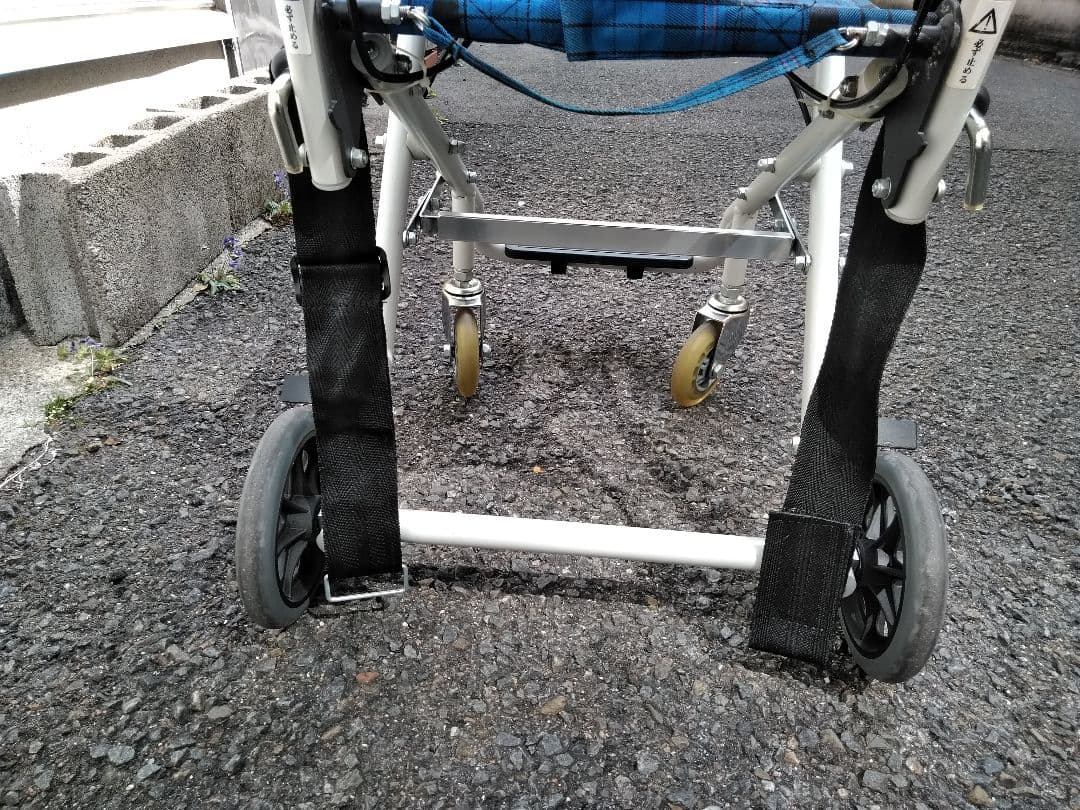 マキテック 折りたたみ式介助用車椅子