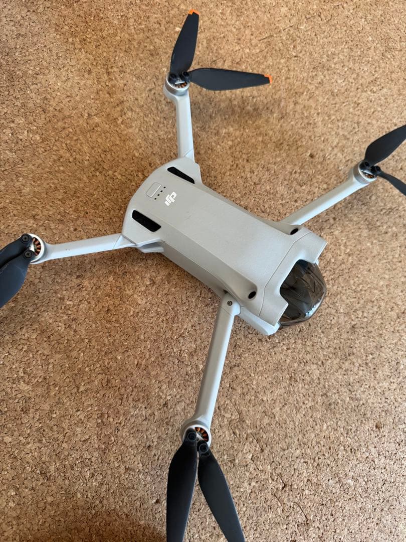 DJI Mini 3 Pro ドローン　(DJI RC付属)