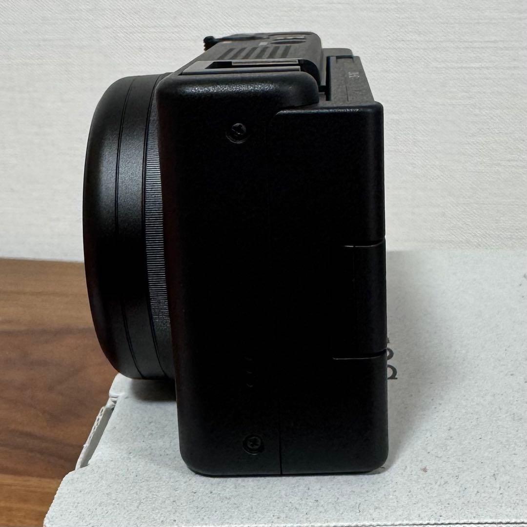 ほぼ新品SONY ZV-1Ⅱ シューティンググリップキットバッテリーチャージャー