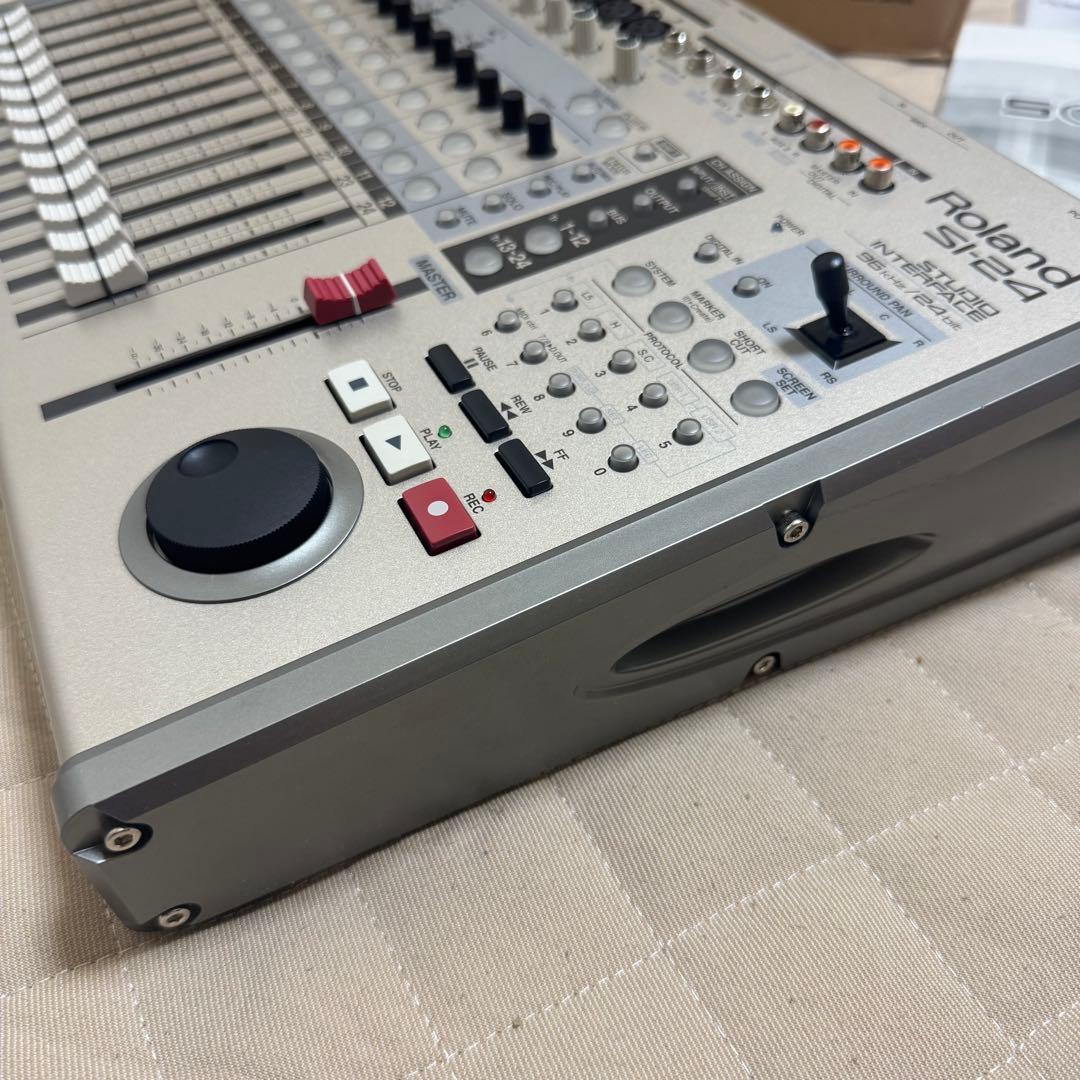 Roland SI-24 スタジオインターフェース 箱付 通電のみ確認済み