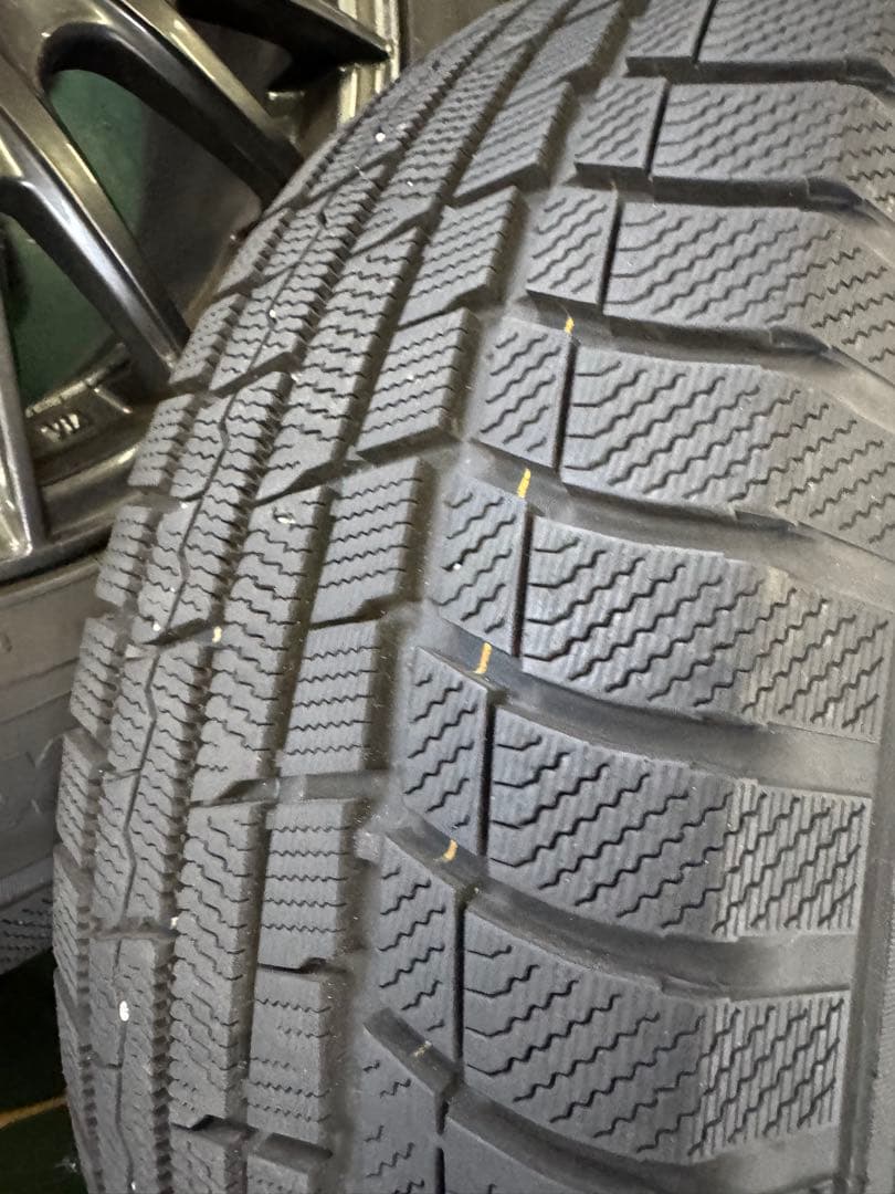トーヨー　ウィンタートランパス　タイヤ・ホイールセット　215/70R16