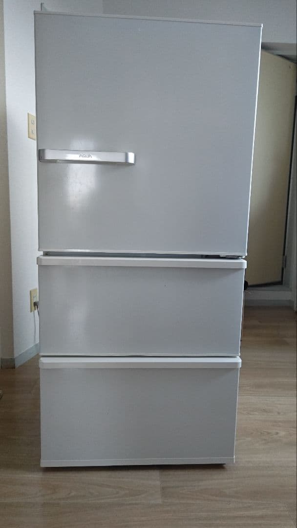 AQUA ノンフロン冷凍冷蔵庫 238L　2021年製 （しま）