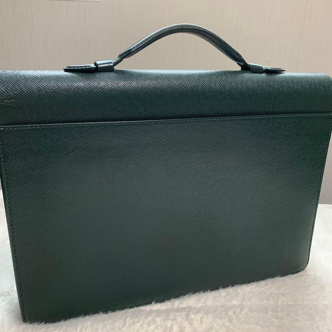 ルイヴィトンタイガセルヴィエットクラド　ブリーフケース