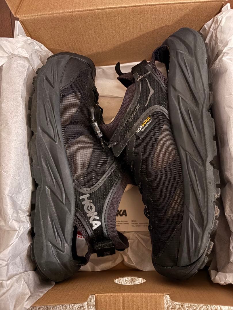 HOKA ブラック スポーツサンダル