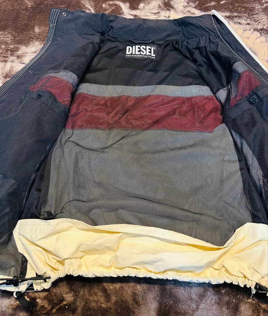 美品 DIESELディーゼル ナイロンジャケット ドローコード付き 短丈