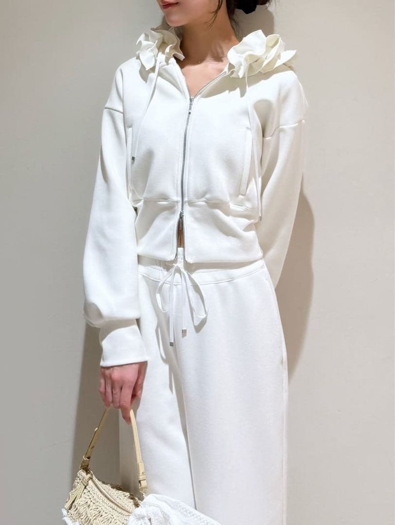 スナイデル　フリルショートジップパーカー　ホワイト