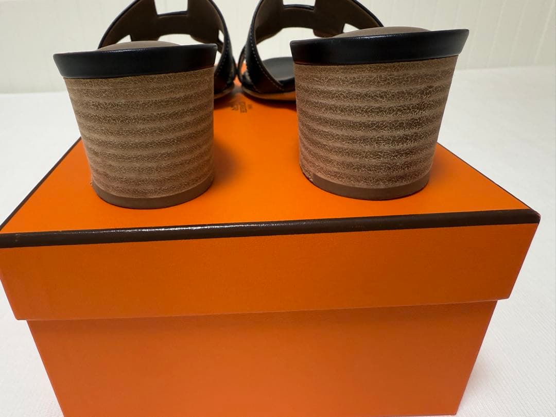 本物保証　エルメス　ブラック オープントゥ サンダル36中古