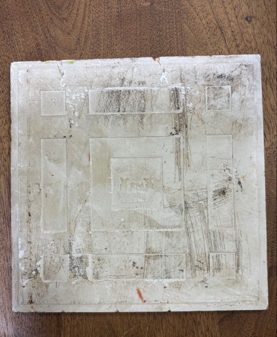 マジョリカタイル　台湾　チューブライン　蓮