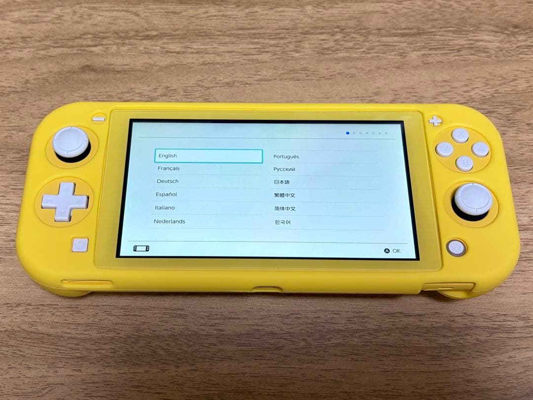 ニンテンドー　Switch Lite スイッチ ライト　イエロー