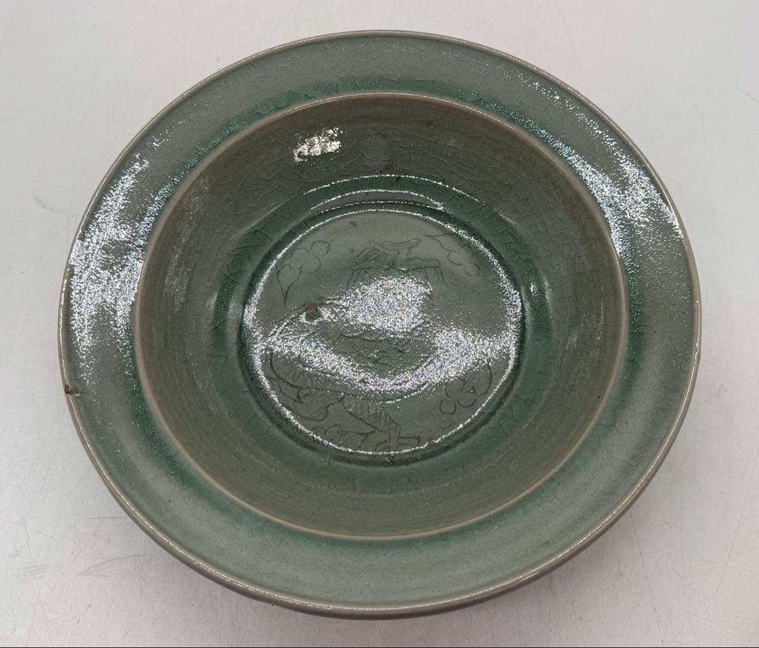 青磁　龍の模様　大皿　送料込み251024
