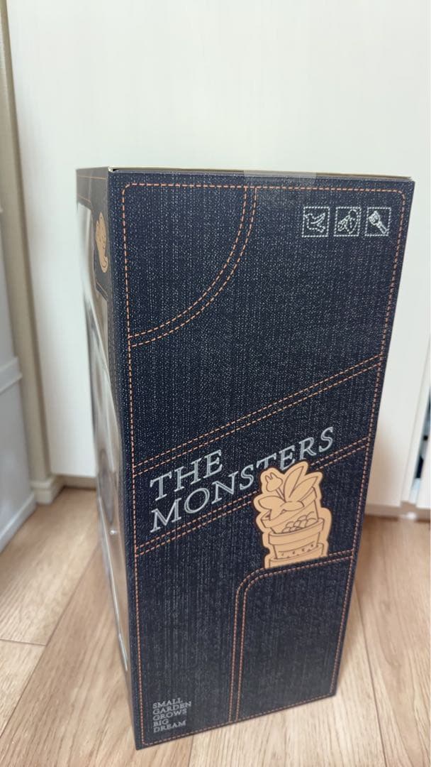 THE MONSTERS FALL IN WILD ぬいぐるみ