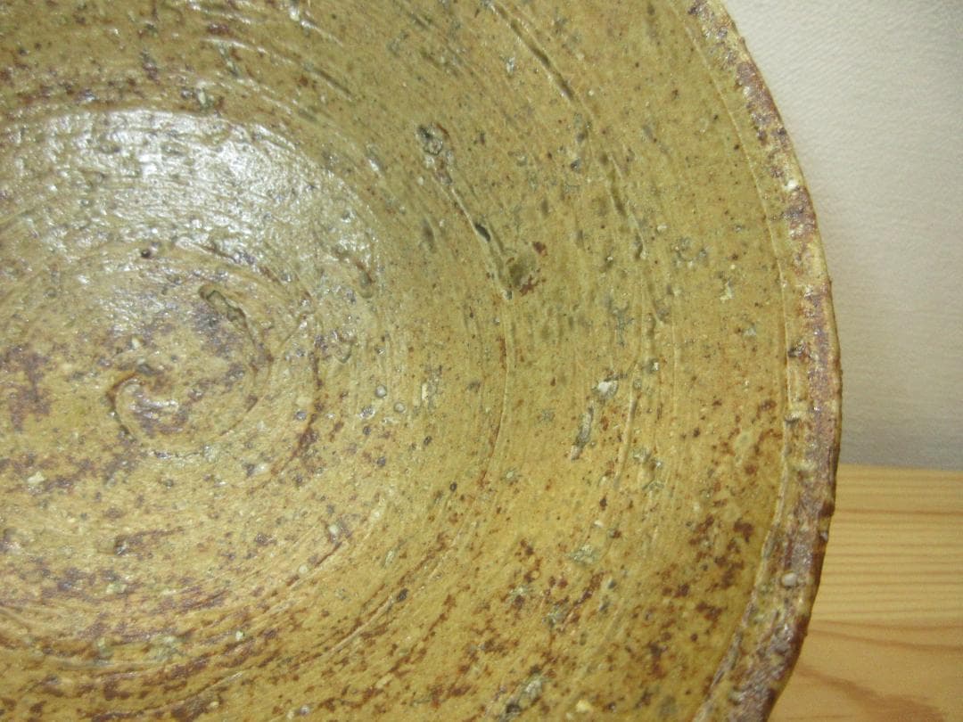 送料込【逢絢亭】茶道具 茶碗 三朝焼 伊羅保茶碗 釘ほり 森田統 森田十雨 共箱