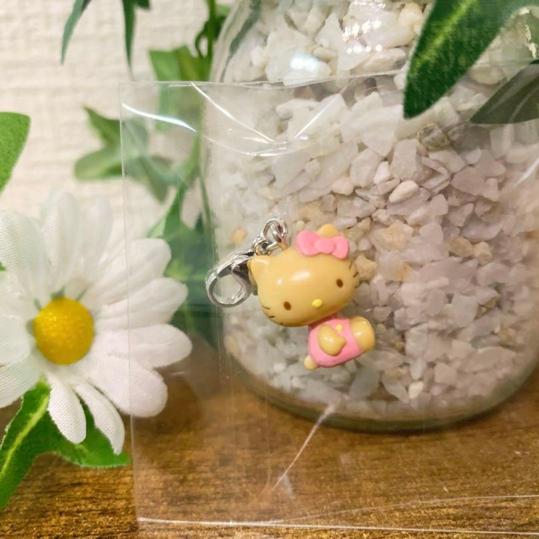 希少レア　ハローキティ　日焼け　横向き　ファスナーマスコット　2001