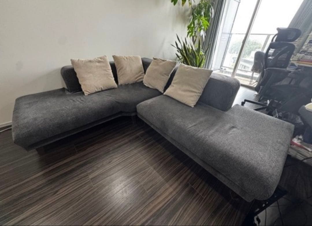 マ*上様 グレー L字型ソファ 5クッション付き