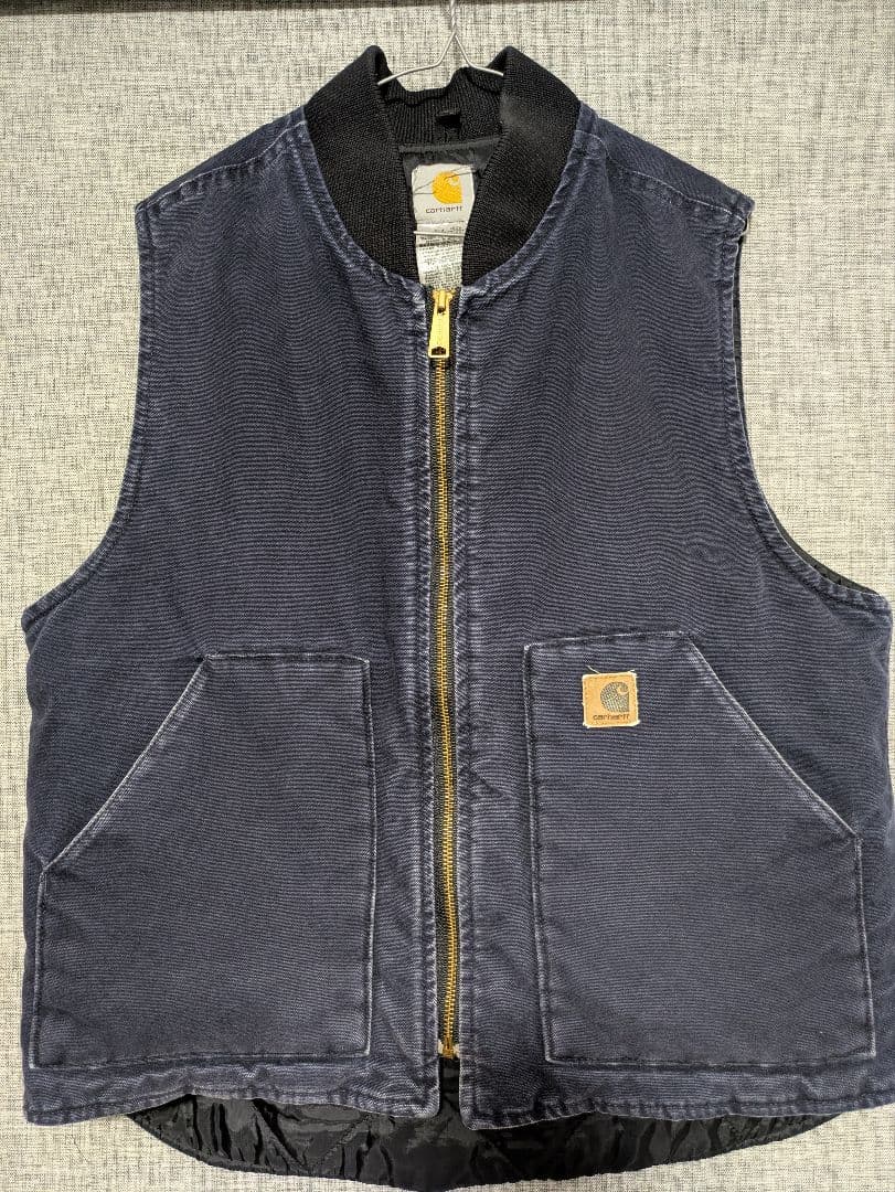 Carhartt ネイビーベスト
