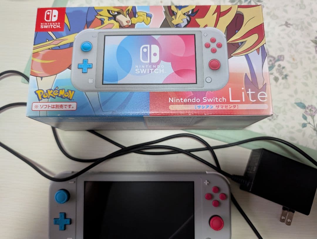 任天堂SwitchLight限定 ポケモンカラー