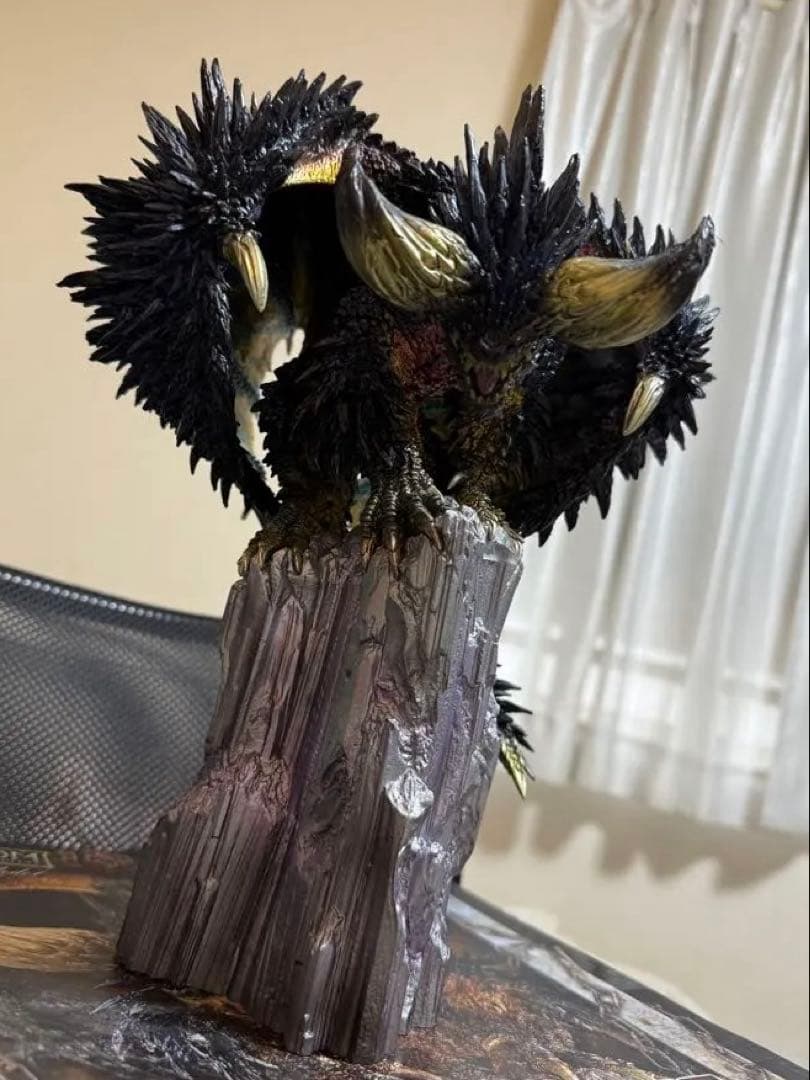 フ*活様 【美品】モンスターハンター 歴戦王 ネルギガンテ フィギュア プレミア